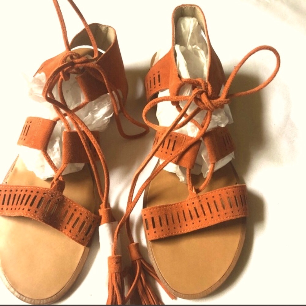 Caslon Womens Leather Sandals Strappy Size 8.5M Suede Tassel Gladiator Festival